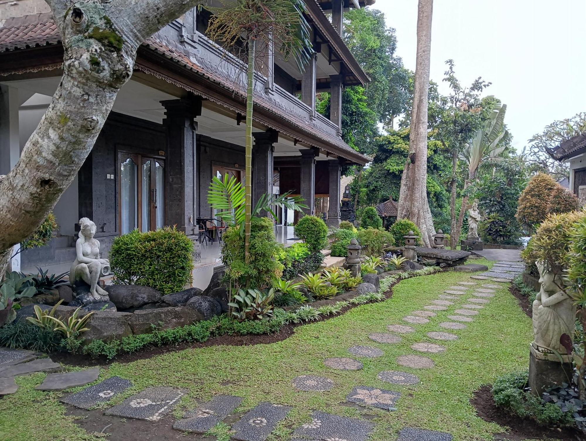Liyer Spirit House Hotel Ubud  Exterior photo